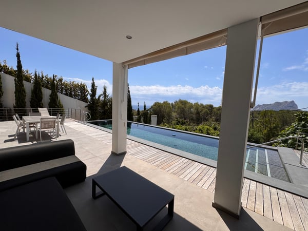 Villa in La Fustera - view 1