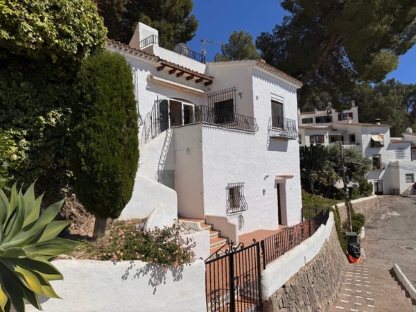 Villa in Benitachell - view 1