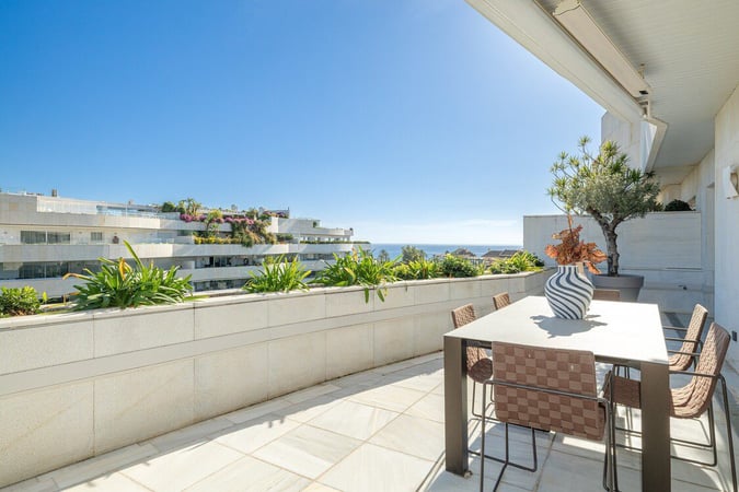 Apartment in Nueva Andalucia - view 1