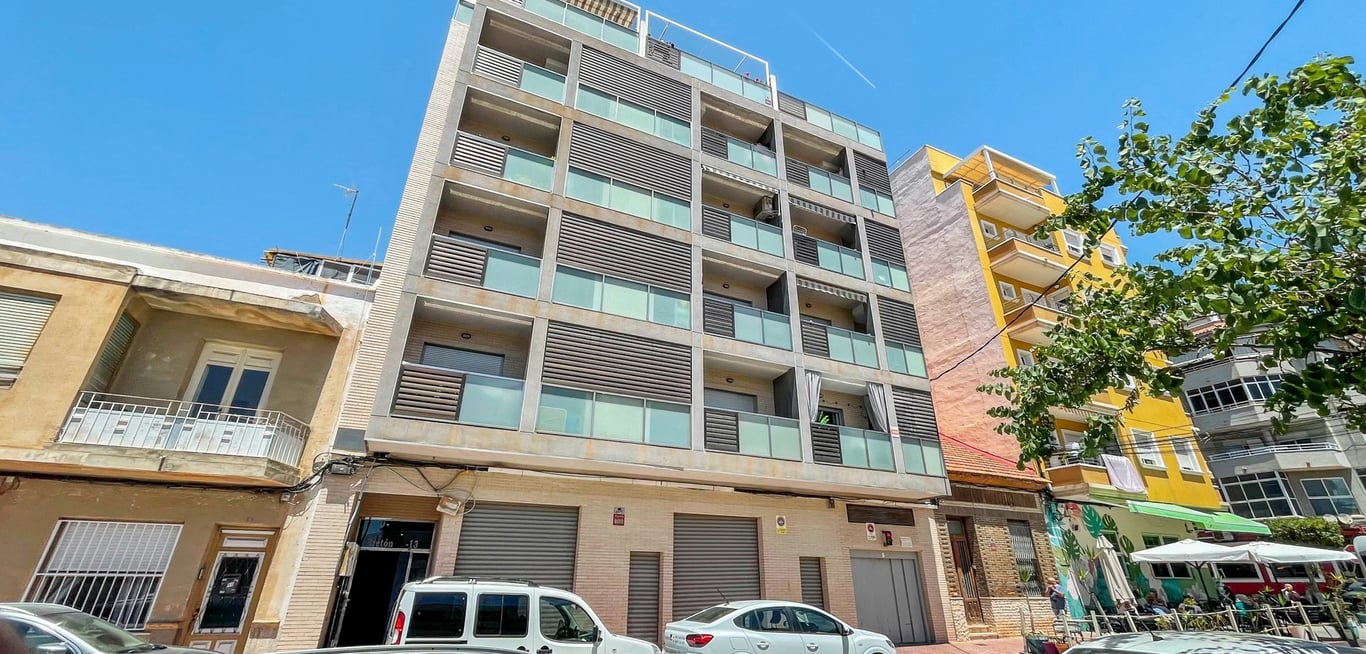 Apartment in Torrevieja - Image 2