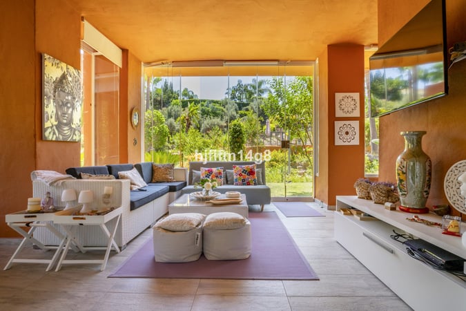 Apartment in Nueva Andalucia - view 1