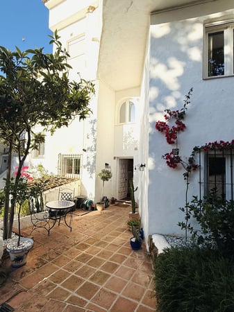 Villa in Marbella - view 1