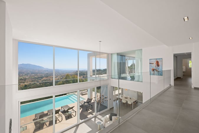 Villa in La Mairena - view 1