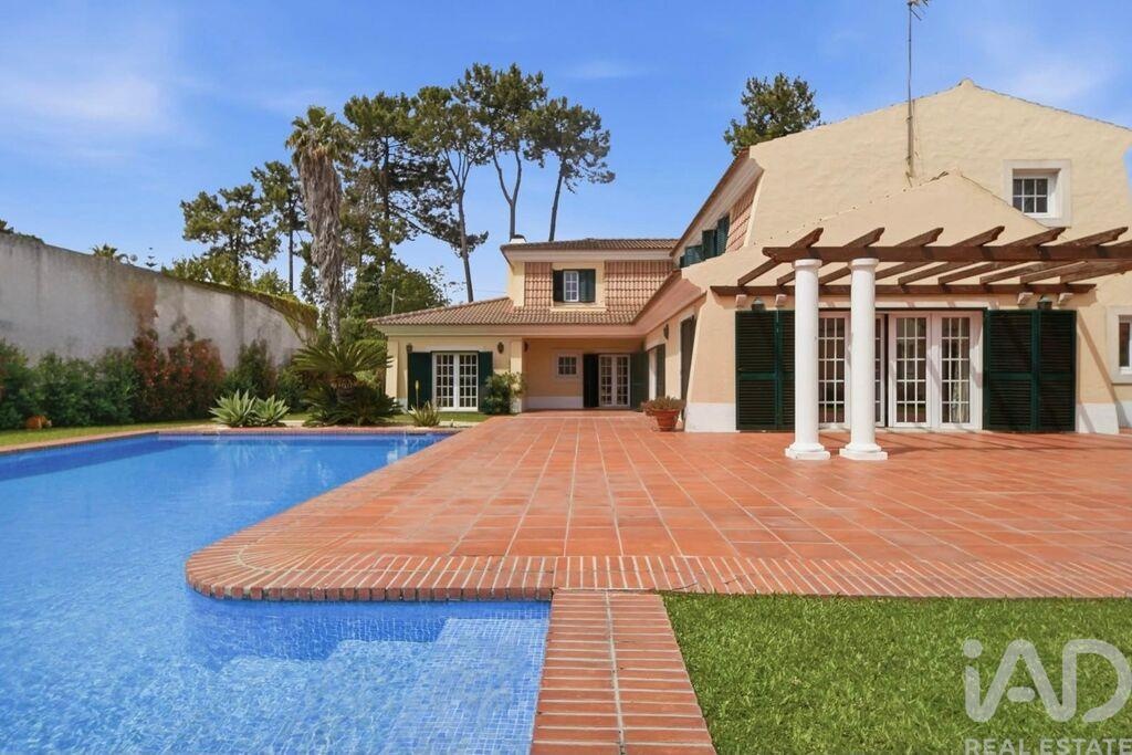 House in Corroios - Image 3