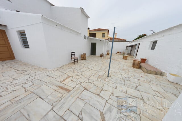 House in La Alfoquia - Image 2