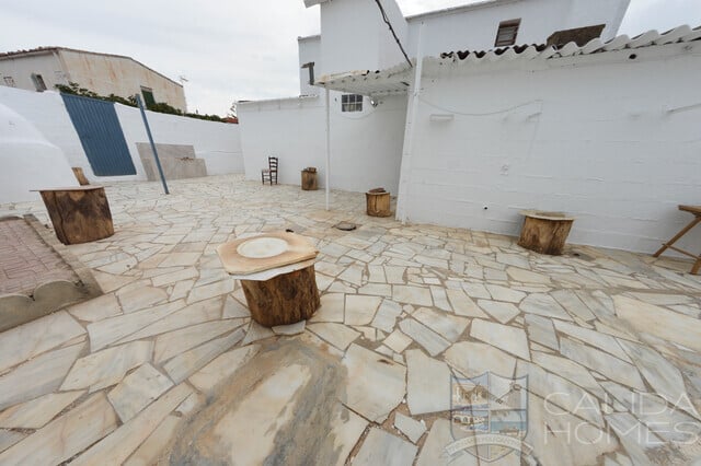 House in La Alfoquia - view 1