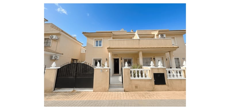 House in La Zenia - view 1