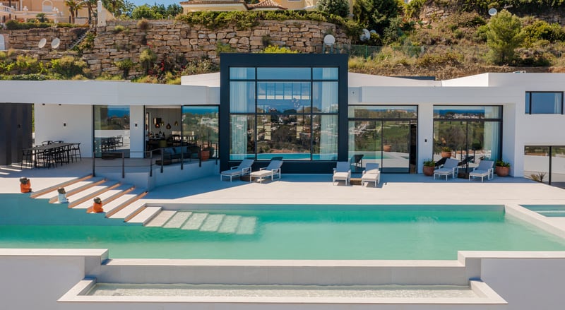 Villa in Benahavis - view 1