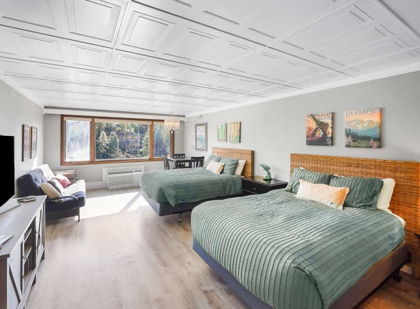House in La Plata County - view 1