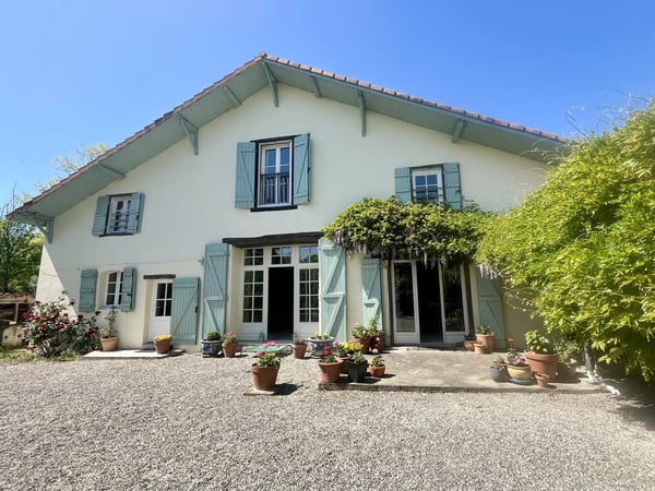 House in Amou - view 1