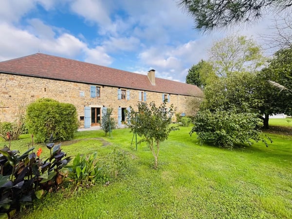 House in Navarrenx - view 1