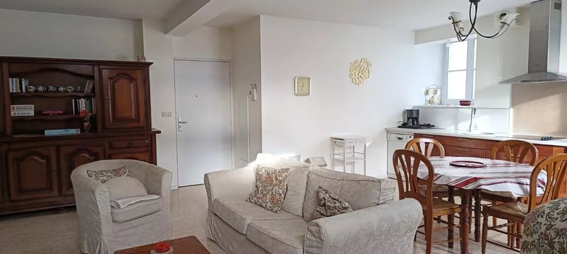 Apartment in Sauveterre-de-Bearn - view 1