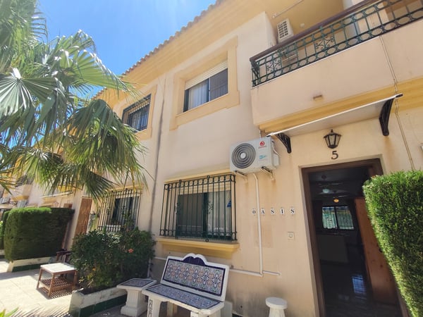 House in La Zenia - view 1