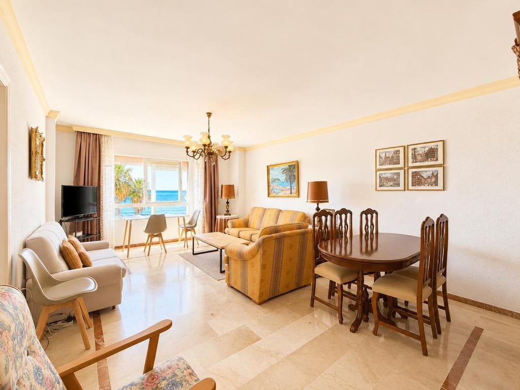 Apartment in Estepona - Image 2