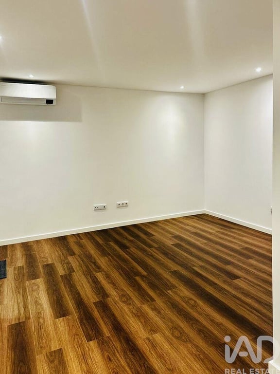 Apartment in Almada - Image 2