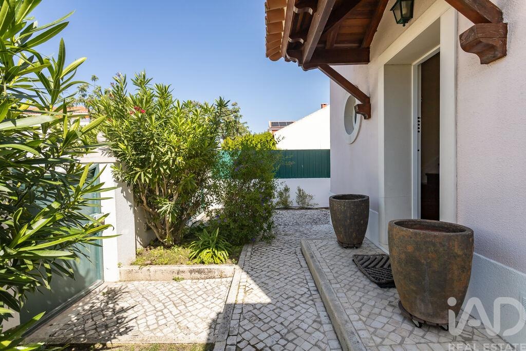 House in Brejos de Azeitao - Image 2
