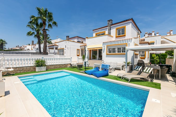 House in Los Dolses - view 1