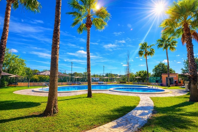 Apartment in Residencia los Altos - view 1