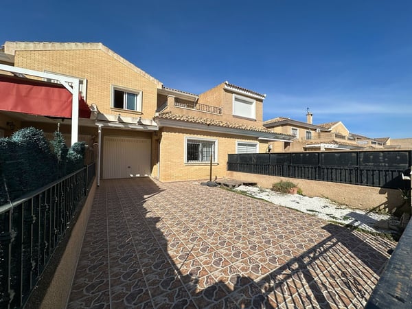 House in Santiago de la Ribera - view 1