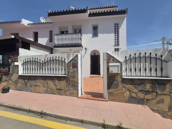 House in Manilva - view 1