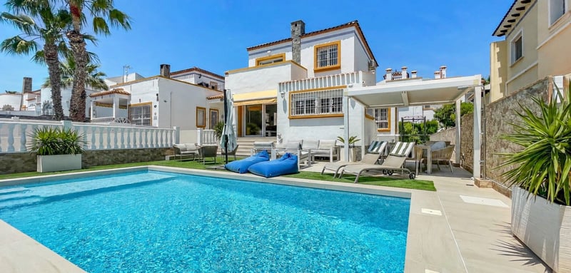 House in Los Dolses - view 1