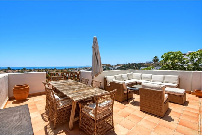 House in Estepona - view 1