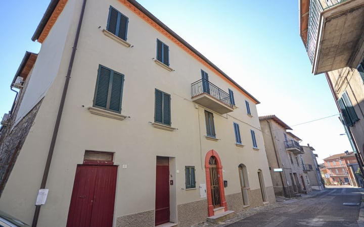 House in Faiolo - view 1