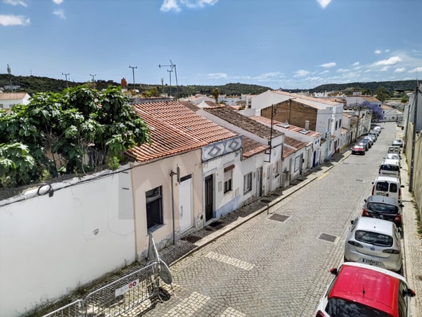 Villa in Pedreira - view 1