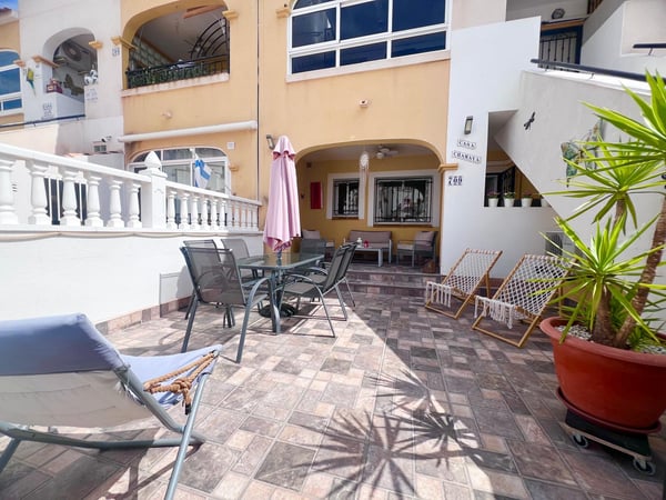 Apartment in Residencia los Altos - view 1