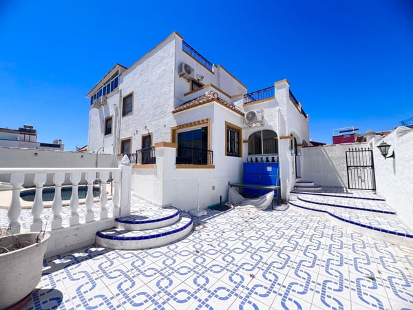 House in Residencia los Altos - view 1