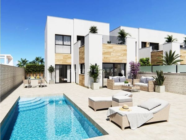 Villa in La Marina - view 1