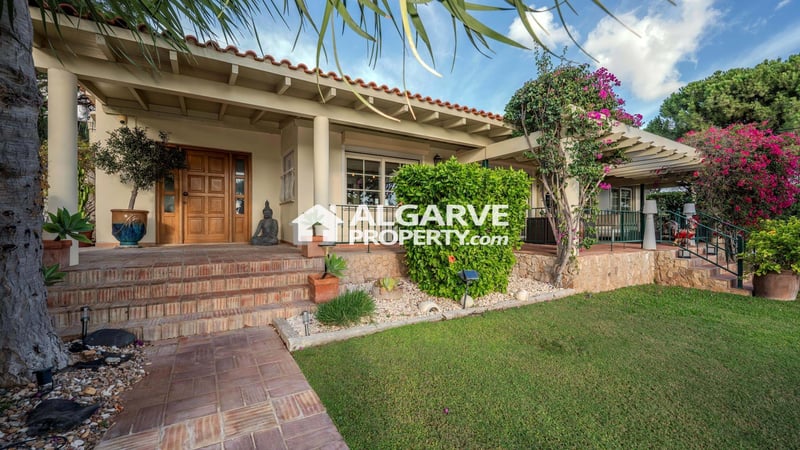 Villa in Cavacos - view 1