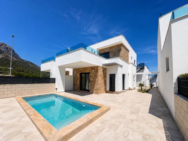Villa in Polop - view 1