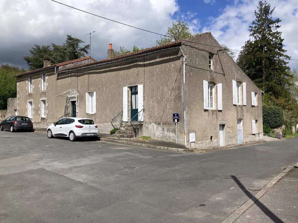 House in Chatillon-sur-Thouet - Image 2