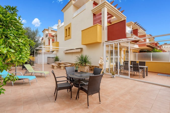 House in Villamartin - view 1
