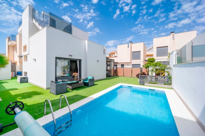 Villa in Torrevieja - view 1