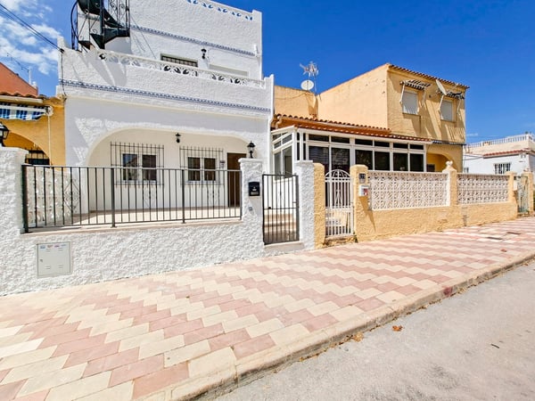 House in San Fulgencio - view 1