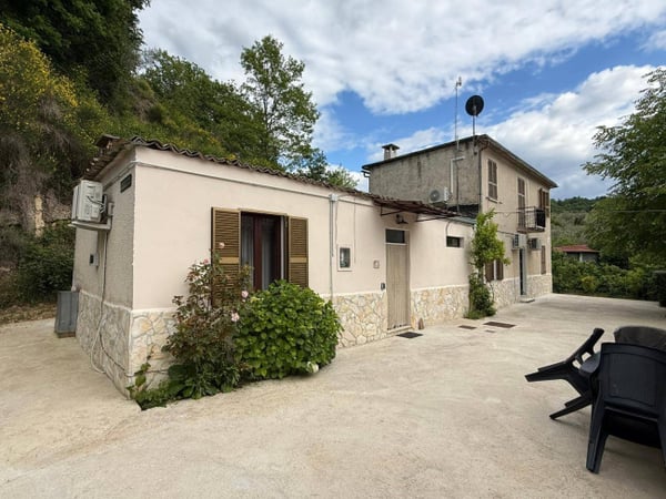 House in Arpino - view 1