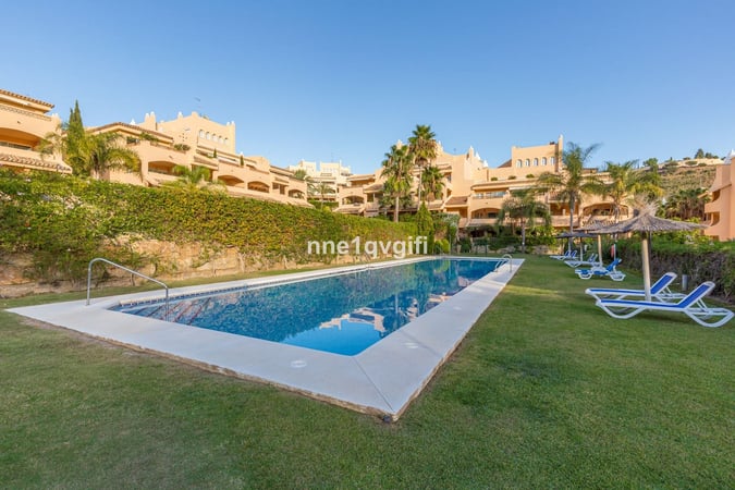 Penthouse in Elviria - view 1
