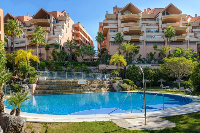 Apartment in Nueva Andalucia - view 1