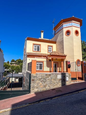 Villa in Sitio de Calahonda - view 1