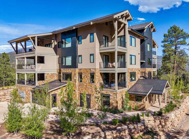 House in La Plata County - view 1