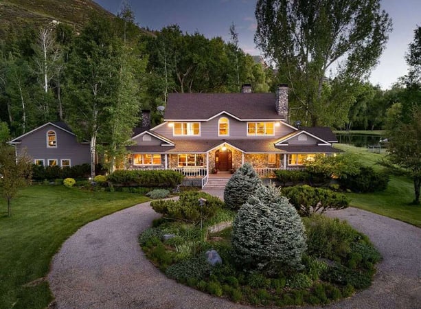 House in La Plata County - view 1