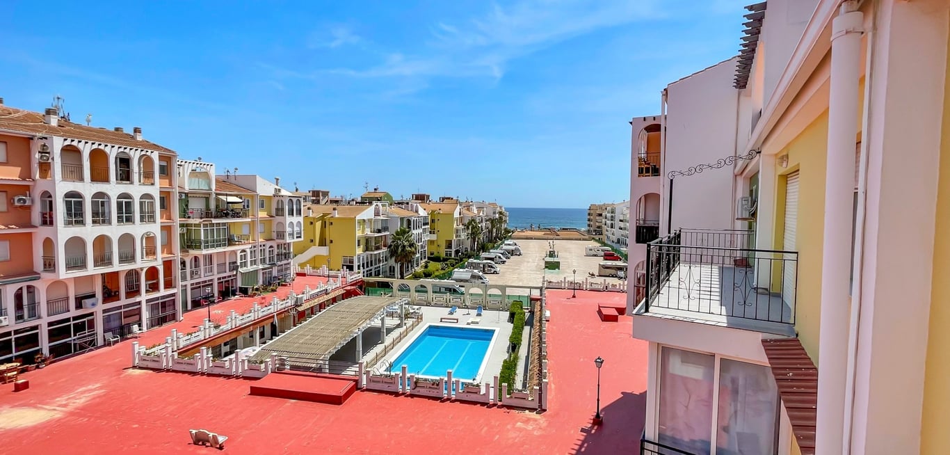 Apartment in Torrevieja - Image 2