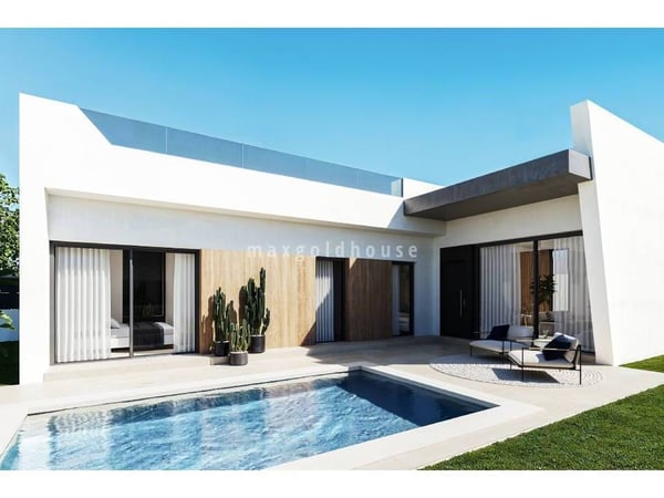 Villa in San Miguel de Salinas - view 1