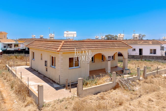 House in Liopetri - view 1