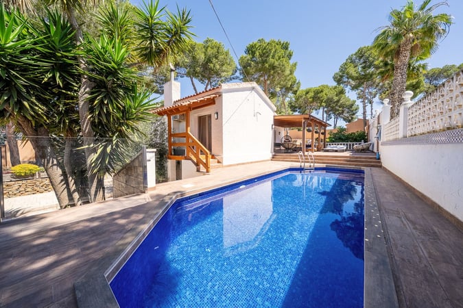 Villa in Los Tarragas - view 1