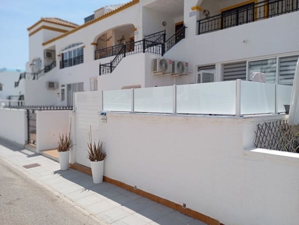 Apartment in Los Montesinos - view 1