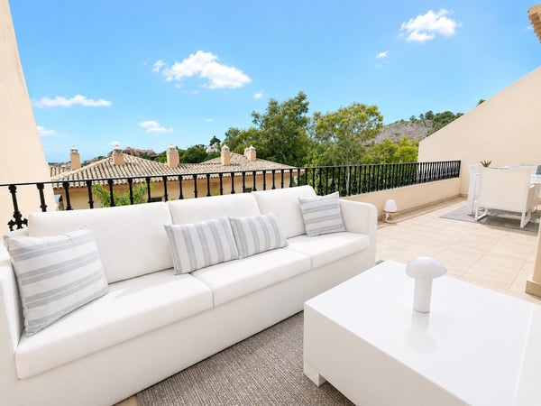 Apartment in Nueva Andalucia - view 1