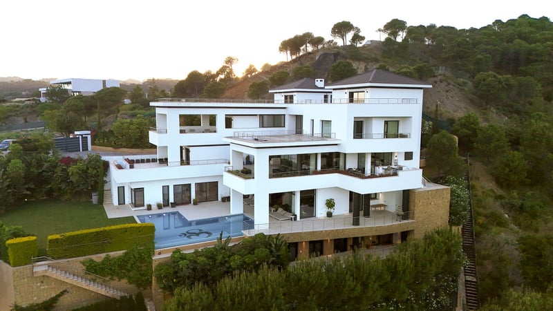 Villa in Benahavis - view 1